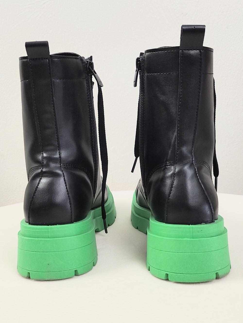 Steve Madden October Platform Combat Boots Size 8 Black Lace Up Green Italy - Picture 3 of 8